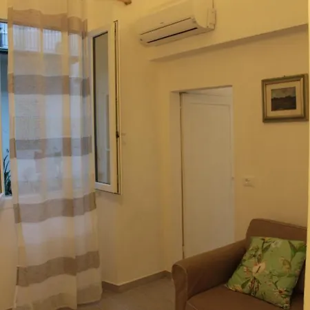 Family And Friends شقة *